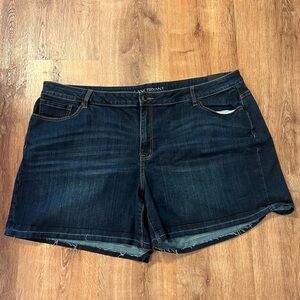 Lane Bryant New Girlfriend Denim‎ Deep Blue Jean Shorts Frayed Stretch Denim 28